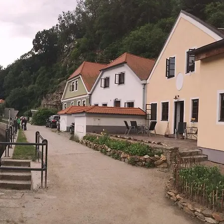 Rybarska 12 House *